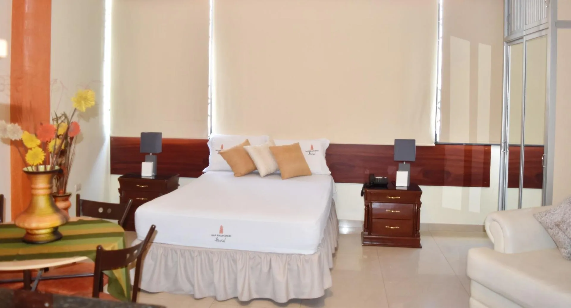 San Francisco Apart Hotel Γκουαγιακίλ Πανσιόν